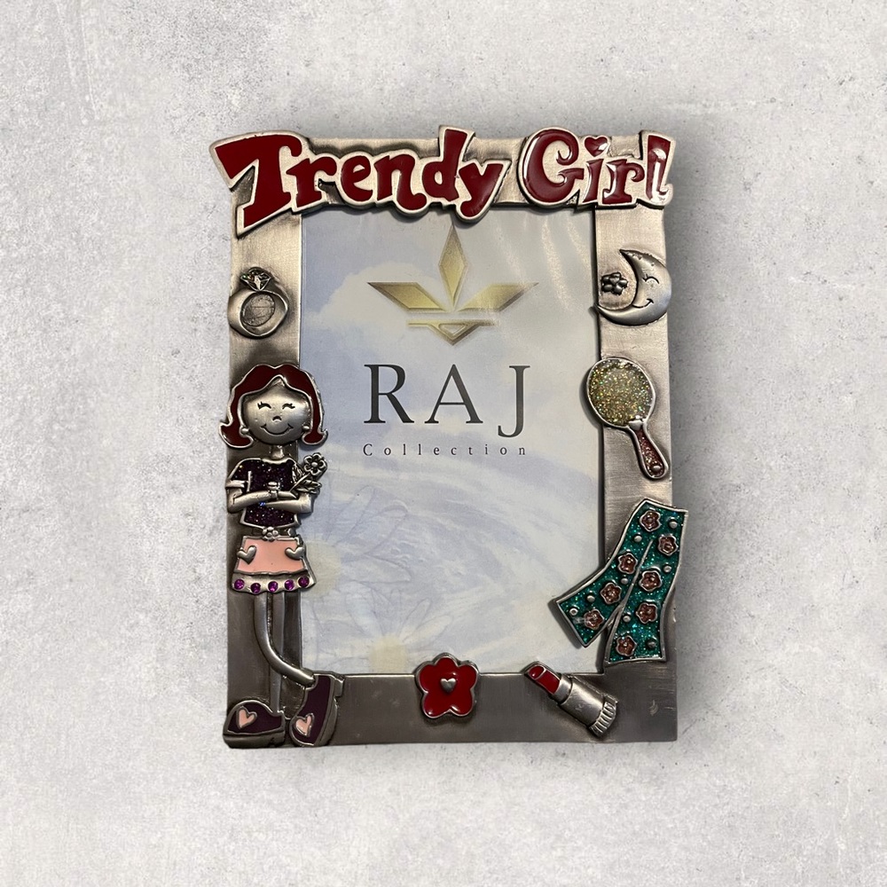 Vintage Picture Frame “Trendy Girl”